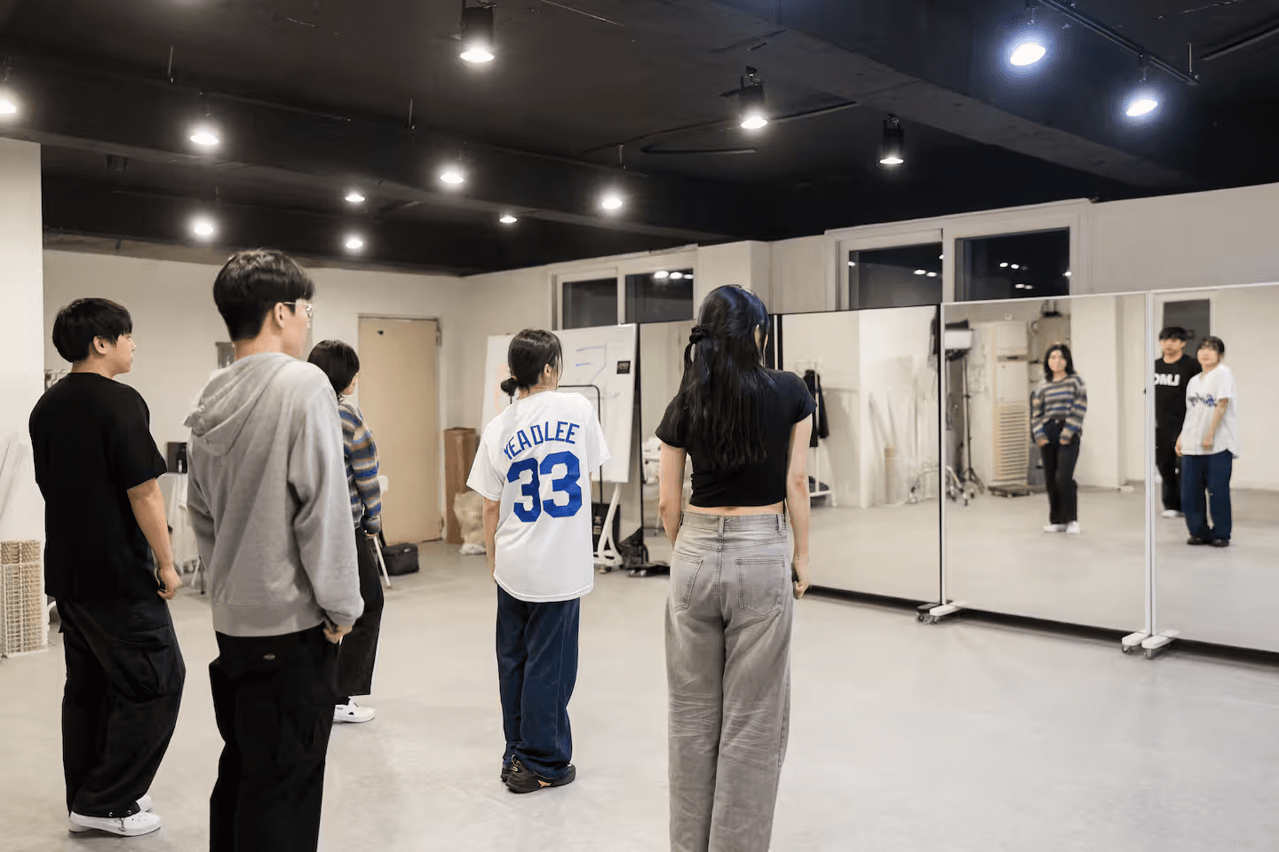 K-POP dance class in progress 4 - Students learning Korean choreography with professional instructor at AZIT Studio Seoul
